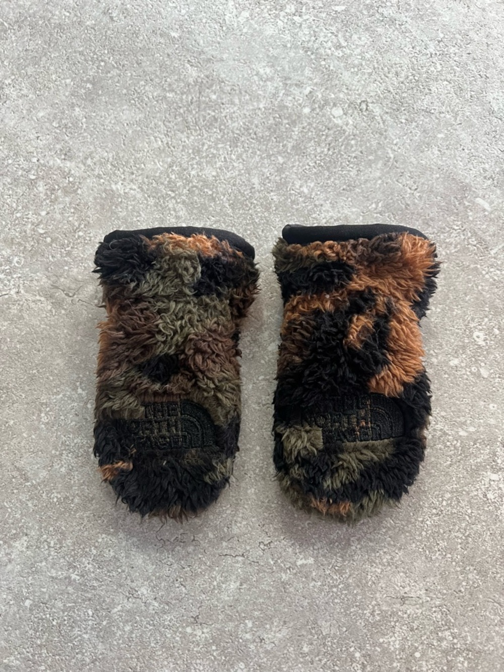 The North Face Baby Fuzzy Camo Mittens - Black, Brown, Olive